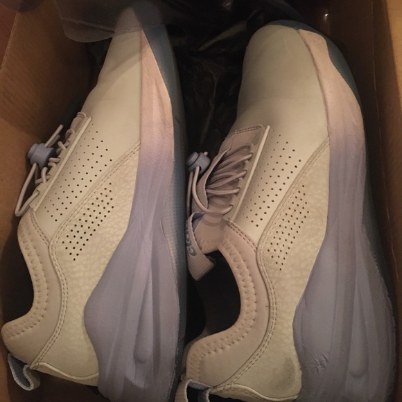 Closed-Back Nursing Clog - Picture 6 of 8